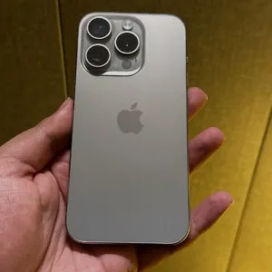 iPhone 15 Pro (Gray)