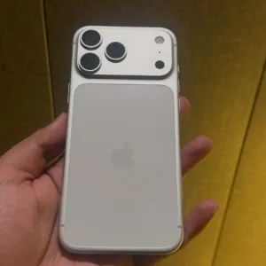 iPhone 17 Pro Max (Gray)